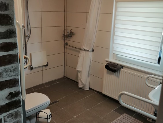 Rollstuhl-Urlaub: B1 – Barrierefrei konzipierte Ferienwohnung  Geeignet für Senioren und für Menschen mit körperlichen Beeinträchtigungen
