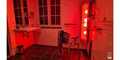 Rollstuhlgerechte Unterkunft - Unterkunftsart: Ferienhaus - Genießen Sie die Sonnendusche mit Infrarot- und UV-Funktion. - IJsselmeerstraat190