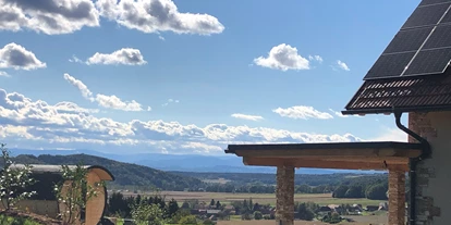 Rollstuhlgerechte Unterkunft - Unterkunftsart: Ferienhaus - Terrasse in Süd-West-Ausrichtung - Cornelia Wurzinger