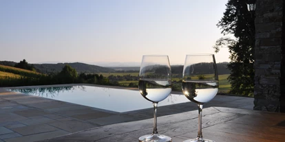 Rollstuhlgerechte Unterkunft - Unterkunftsart: Ferienhaus - Terrasse bei Sonnenuntergang - Cornelia Wurzinger