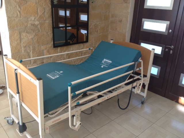 Rollstuhlgerechte Unterkunft - Unterkunftsart: Ferienhaus - Pflegebett auf Anfrage erhältlich - Villa Ampelitis