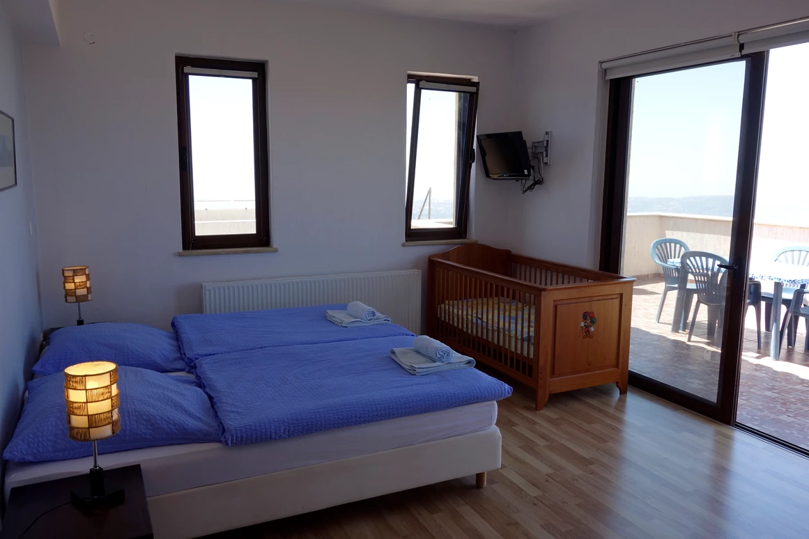 Rollstuhl-Urlaub: Schlafzimmer - Villa Ampelitis