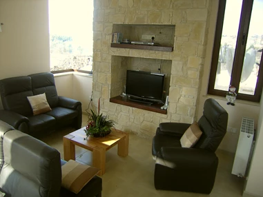 Rollstuhl-Urlaub: Wohnzimmer - Villa Ampelitis