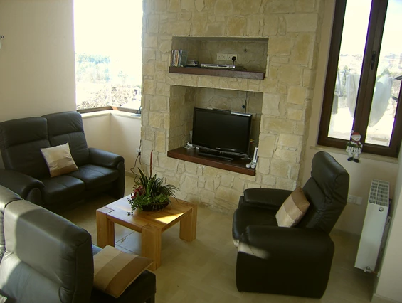 Rollstuhl-Urlaub: Wohnzimmer - Villa Ampelitis