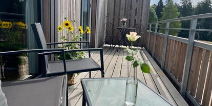 Rollstuhlgerechte Unterkunft - Baiersbronn - Der schöne Balkon der Ferienwohnung Westweg - Ferienwohnung Westweg