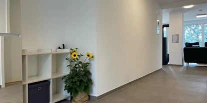 Rollstuhlgerechte Unterkunft - Baiersbronn - Der helle Eingangsbereich der Ferienwohnung Westweg - Ferienwohnung Westweg