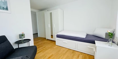 Rollstuhlgerechte Unterkunft - Baiersbronn - Das zweite Schlafzimmer mit Schlafsofa - Ferienwohnung Westweg