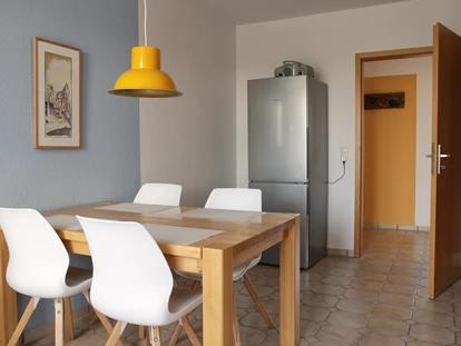 Rollstuhlgerechte Unterkunft - Unterkunftsart: Ferienhaus - Stühle in die Ecke! - Groot Huus