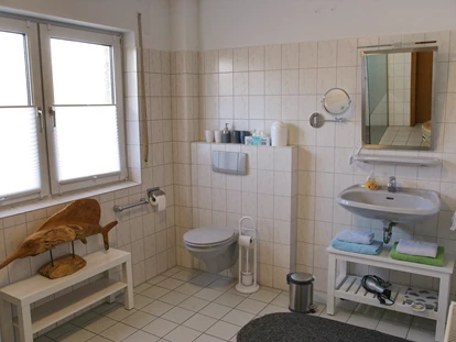 Rollstuhlgerechte Unterkunft - Unterkunftsart: Ferienhaus - Für den Rolli müssen die Bänke weichen! - Groot Huus