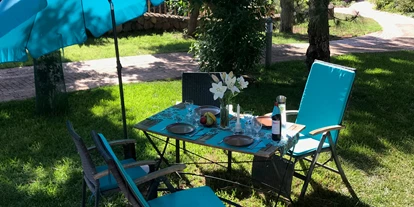 Rollstuhlgerechte Unterkunft - Pflegebett - Freiplatz zum Essen oder faulenzen in der Hängematte  - Riendas Vivas