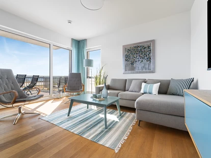 Rollstuhlgerechte Unterkunft - Wohnzimmer mit traumhaftem Ausblick auf die Ostsee - Ocean Terrace