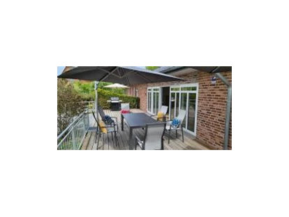 Rollstuhlgerechte Unterkunft - Unterkunftsart: Ferienhaus - Haus 1 - Terrasse - Stiftung Friedrich Wilhelm und Monika Kertz