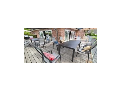 Rollstuhlgerechte Unterkunft - Unterkunftsart: Ferienhaus - Haus 1 - Terrasse - Stiftung Friedrich Wilhelm und Monika Kertz