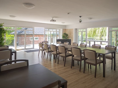 Rollstuhlgerechte Unterkunft - Unterkunftsart: Ferienhaus - Haus 1 - Wintergarten - Stiftung Friedrich Wilhelm und Monika Kertz