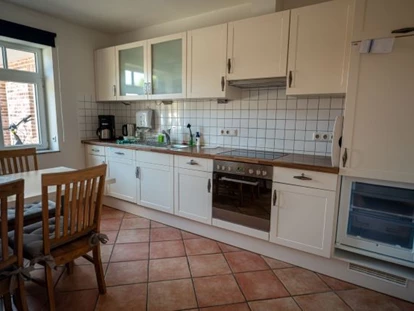 Rollstuhlgerechte Unterkunft - Unterkunftsart: Ferienhaus - Küche in der Einliegerwohnung - Stiftung Friedrich Wilhelm und Monika Kertz