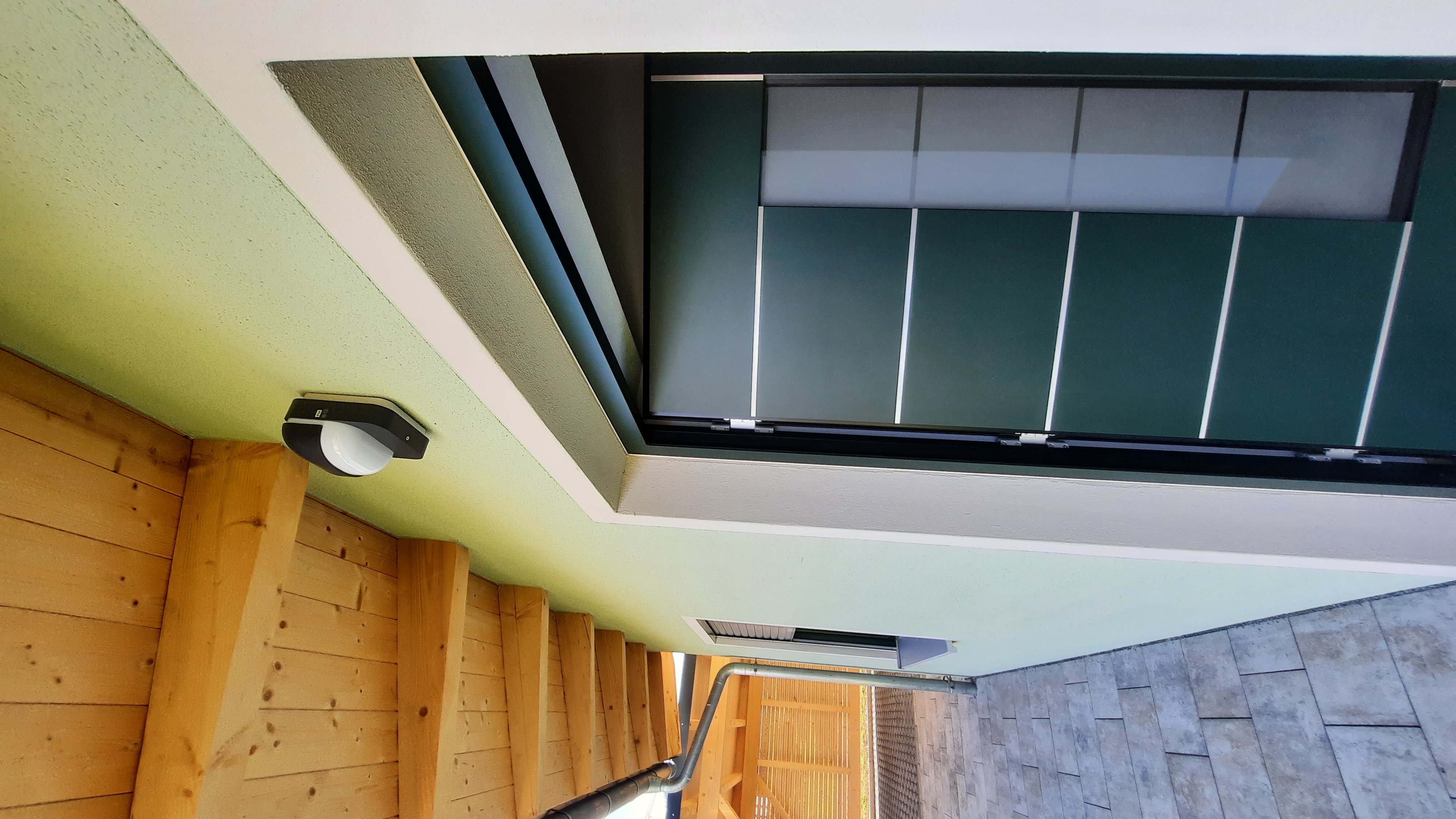 Rollstuhl-Urlaub: beleuchteter Eingang - Ferienhaus Wollinger