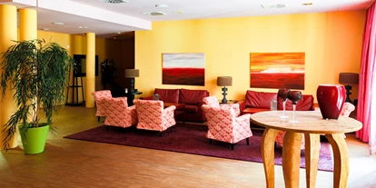 Rollstuhlgerechte Unterkunft - Pflegebett - Lobby - Nashira Kurpark Hotel****
