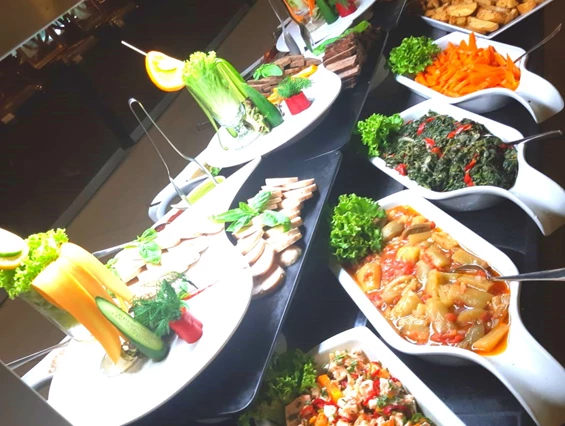 Rollstuhl-Urlaub: Open Buffet Auswahl - Nashira Kurpark Hotel****
