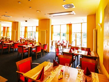 Rollstuhl-Urlaub: Restaurant - Nashira Kurpark Hotel****