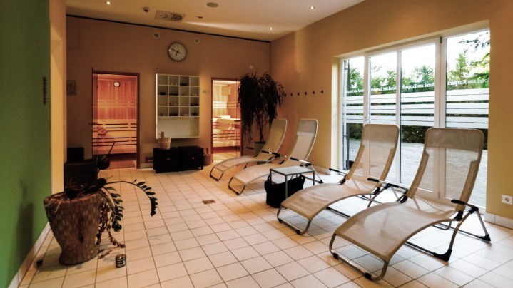 Rollstuhl-Urlaub: Sauna innen - finnische und bio - Nashira Kurpark Hotel****