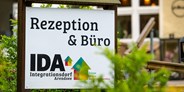 Rollstuhlgerechte Unterkunft - mit Hund - Rezeption - IDA Integrationsdorf Arendsee