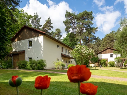Rollstuhlgerechte Unterkunft - Unterkunftsart: Ferienhaus - Wohnbereich/ Ferienwohnung - IDA Integrationsdorf Arendsee