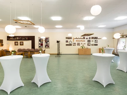 Rollstuhlgerechte Unterkunft - Unterkunftsart: Ferienhaus - Festsaal - IDA Integrationsdorf Arendsee