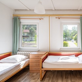 Rollstuhl-Urlaub: Schlafzimmer Beispiel Hostel - IDA Integrationsdorf Arendsee