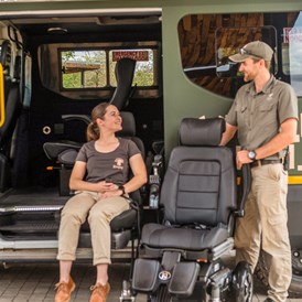 Rollstuhl-Urlaub: Shuttlebus - Ximuwu Safari Lodge Sud Afrika