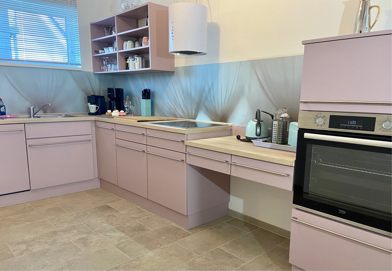 Rollstuhlgerechte Unterkunft - Ostsee - Küche - Baecker Ferienvermietung und Immobilien