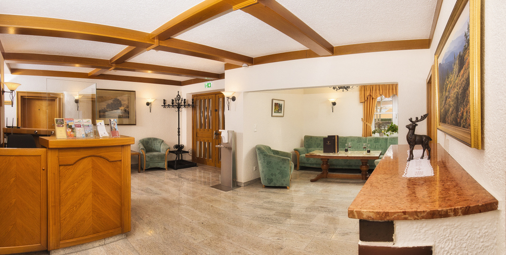 Rollstuhl-Urlaub: Rezeption / Lobby - Der Glaserhof - Wald.Zeit.Hotel