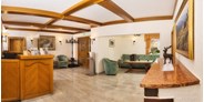 Rollstuhlgerechte Unterkunft - Unterkunftsart: Hotel - Bayerischer Wald - Rezeption / Lobby - Hotel zum Hirschen